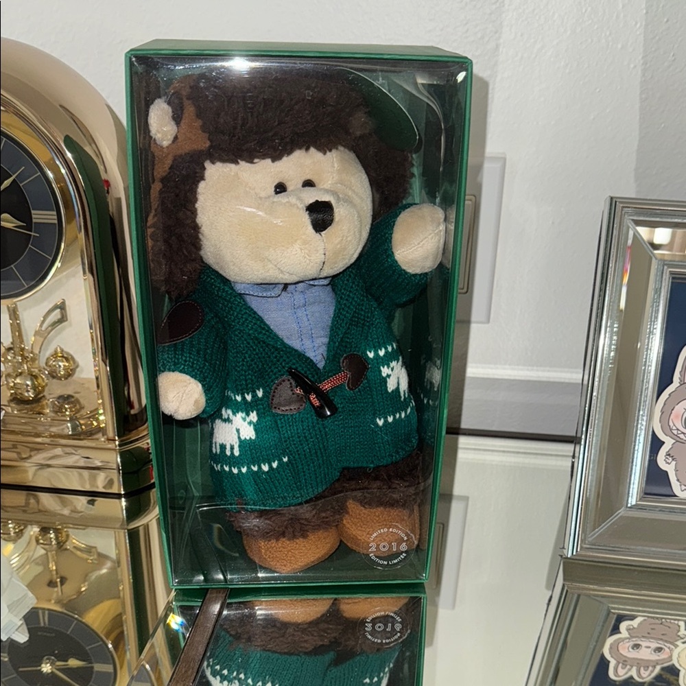 Starbucks Green and Brown Decor Accents